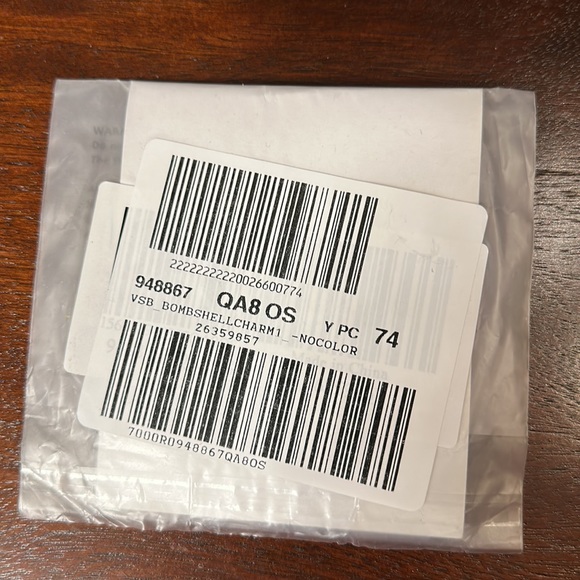 Victoria’s Secret Bombshell Bottle Perform Charm - Picture 3 of 3